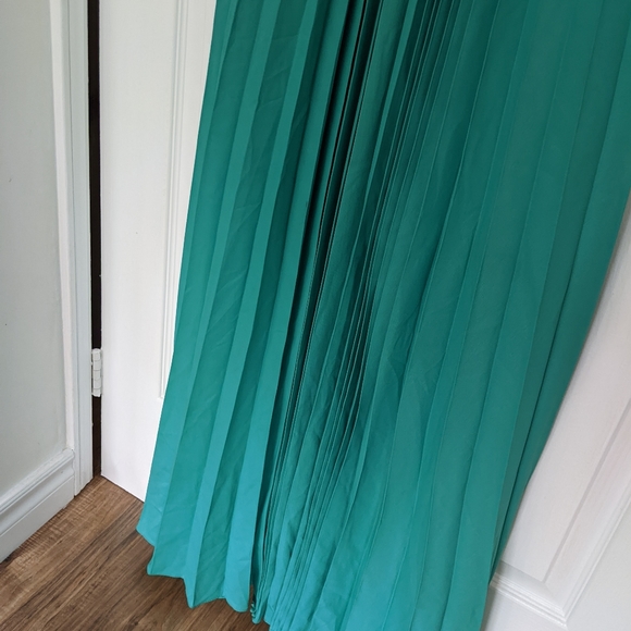 BCBG Turquoise Green Pleated Halter Maxi Dress - Picture 4 of 11